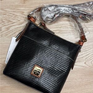 NEW Dooney & Bourke Lizard Emboss Letter Carrier Crossbody Purse BORDEAUX Black